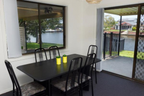 Lake House on Elouera - linen not included, Forster